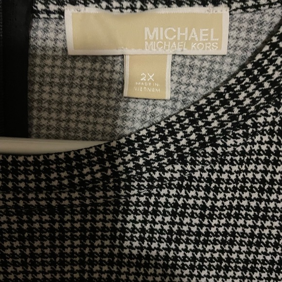 ❌SOLD ❌✨Michael Kors✨ Plus Women’s Dress - Picture 3 of 6